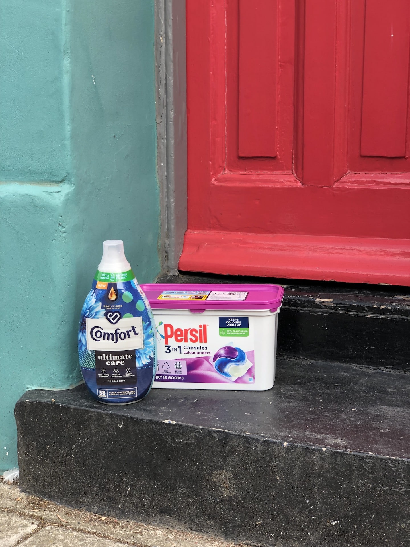 Smol and Magpie team for The Big Laundry Plastic Amnesty in Brighton